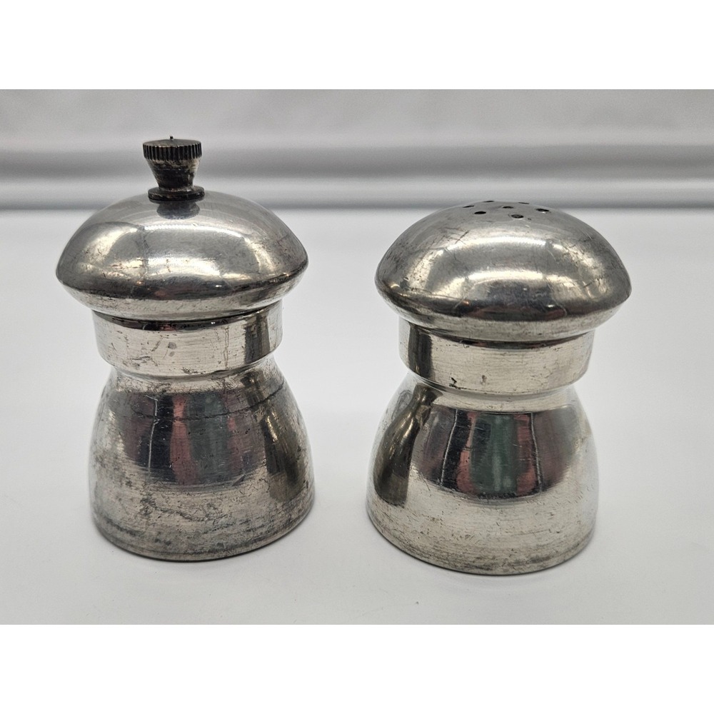 Raimond Pewter - Salt Shaker and Pepper Grinder - made in Italy - 2" tall - Picture 1 of 12